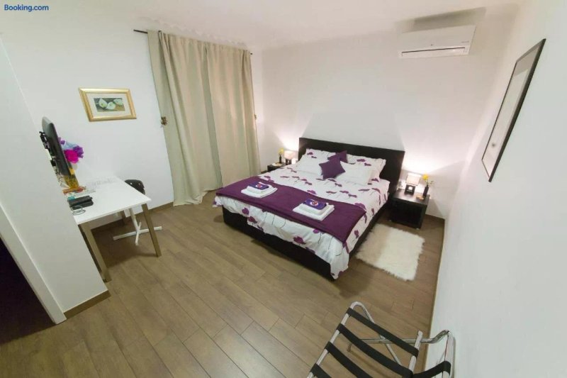 Apartments & Rooms Luky City Center
