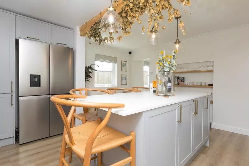 Dowran – Canonstown – On-Site Parking – Dog-Friendly – Garden