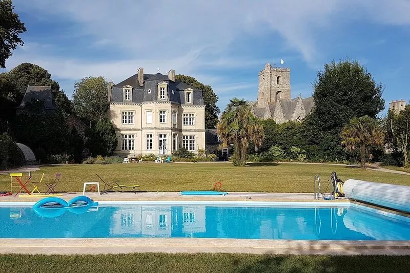 Large family home, 7 bedrooms, 6 double beds, 5 single beds