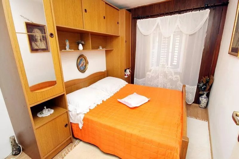 One bedroom apartment with air-conditioning Pučišća, Brač (A-770-a)
