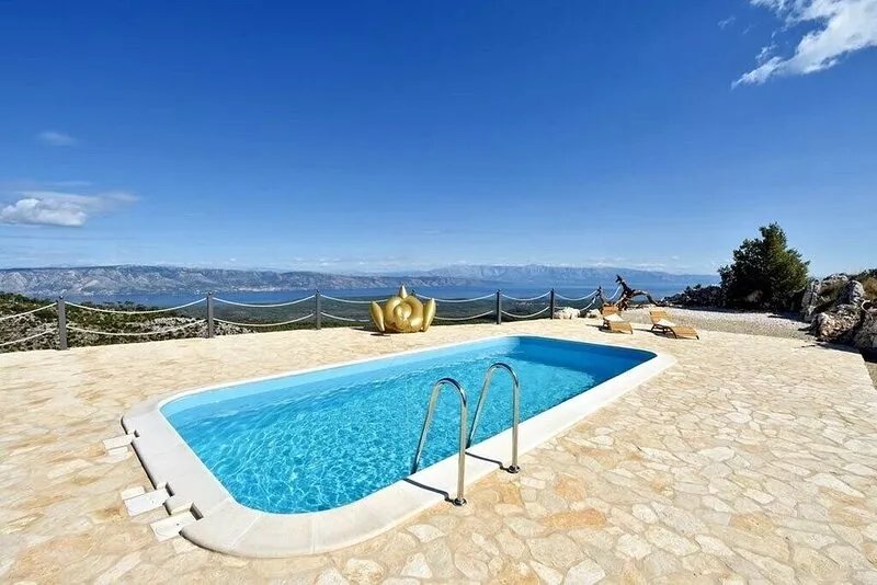 Villa on the top of Hvar with 360 degree views and pool