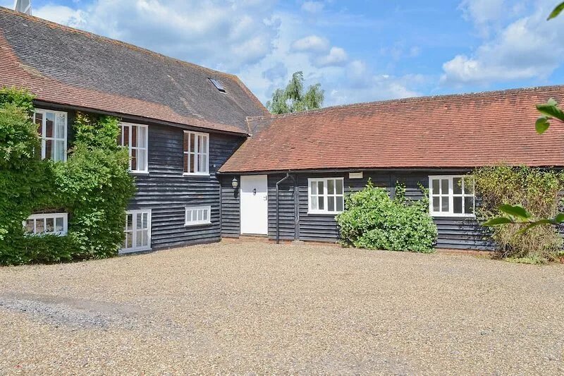 4 bedroom accommodation in Hildenborough, near Tonbridge