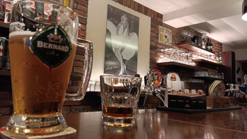 Legend Bar