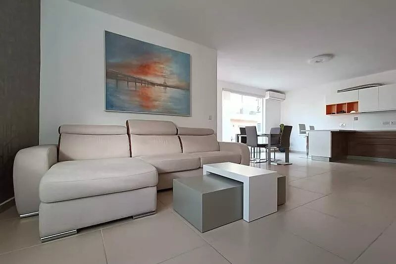 This apartment is a 2 bedroom(s), 2 bathrooms, located in Il-Mellieħa, null.