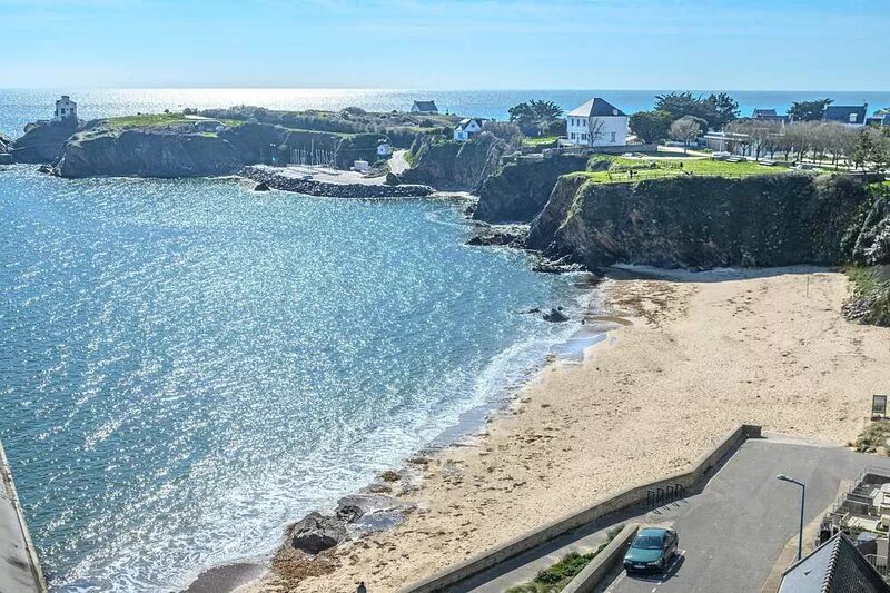 Seaview ! Bright veranda apartment at the foot of the beach