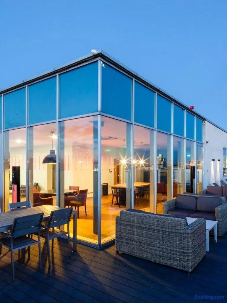 Chic Studios & Apartments at Chapter South Bank