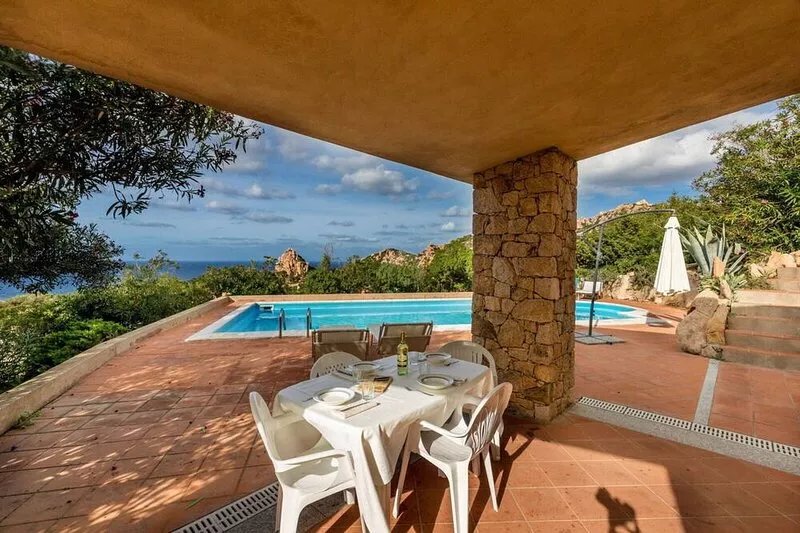Porcospino: sea-view and shared pool
