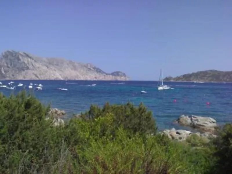 Apartment in fine villa with excellent sea view and well-kept garden.