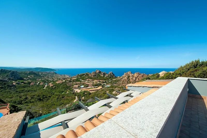 Lovely home in Trinita´d´Agultu OT with WiFi