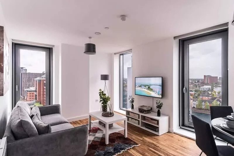 2 Bed Apartment in Media City, Stunning Views