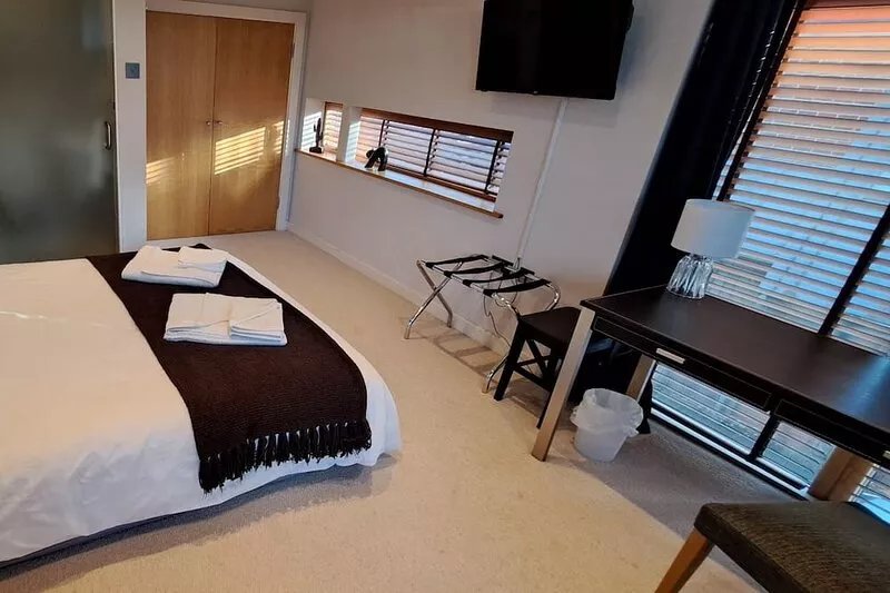 South House offers high comfort self-catering accommodation for up to 6 people,