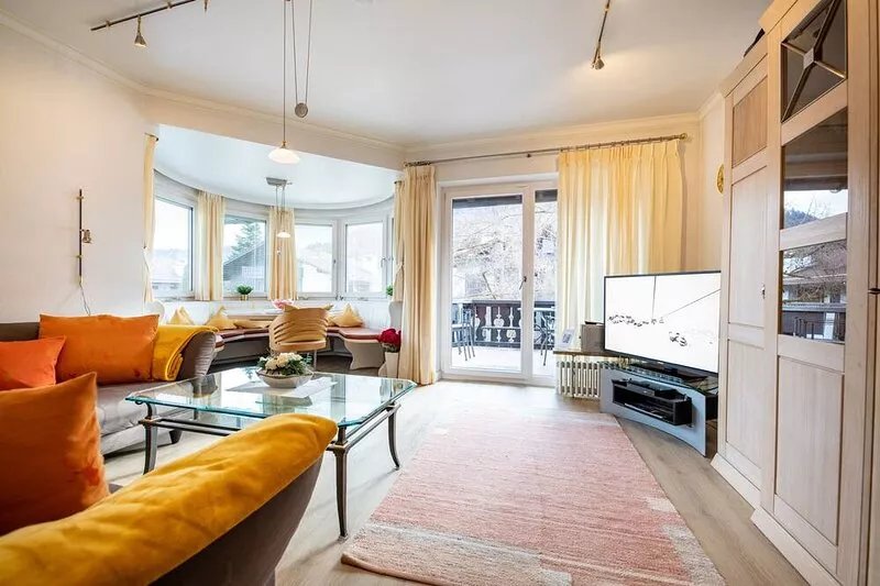 Generously sized holiday apartment in a holiday residence in Garmisch