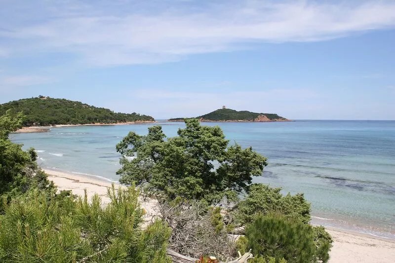 Brand new villa with secured pool, panoramic view of sea and mountain, quiet