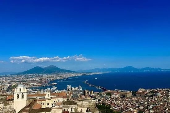 Guide in Tour Italy: Napoli 3h Walking Shared Tour of Naples with local Tour Guide