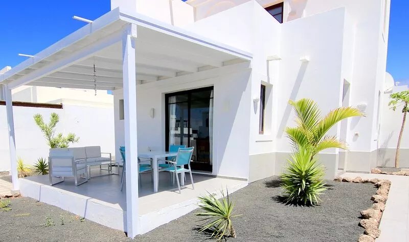 Modern villa with private pool, free wi-fi 300 meters from the sea