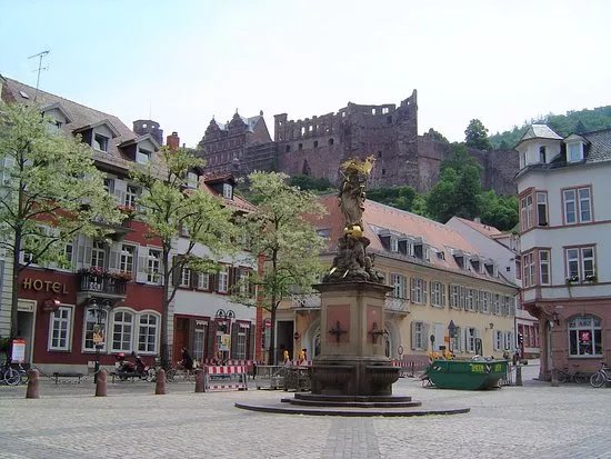 Muttergottesbrunnen