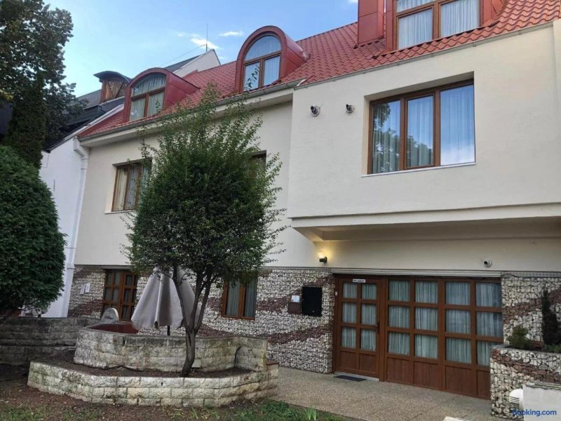 Atryum Hotel es Panzio