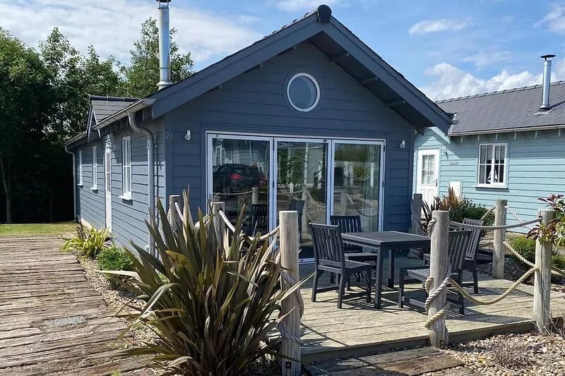 Stunning Beach House - Sleeping 4 in 2 Bedrooms - Pool and Beach Access