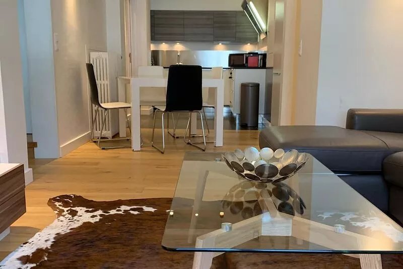 Apt 2ch 2sdb heart of Chamonix facing Brévent, WIFI, parking, balconies, ski box
