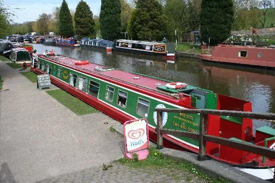 New Horizons Canal Boat