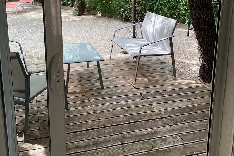 Studio Avec Terrasse et Pergola Dans Propriété Calme et Sécurisée