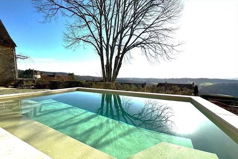 Sous le Tilleul - Unique holiday property set IN the famous bastide of Domme