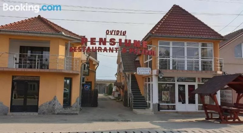 Ovi Panzio es Restaurant
