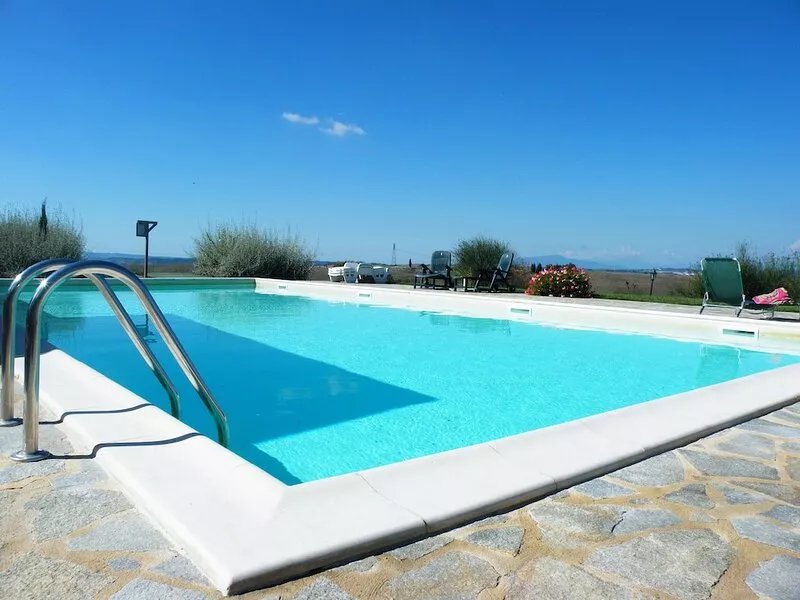 Near San Gimignano Restored Air Conditioned Apartment with WiFi, Pool & Garden