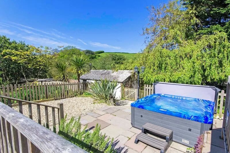 Streamways Slps 12-16 Hot Tub* with Views & Cabin
