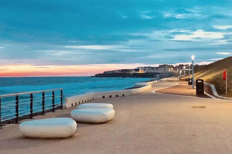 Luxury Coastal Retreat In Whitley Bay - Sleeps 9