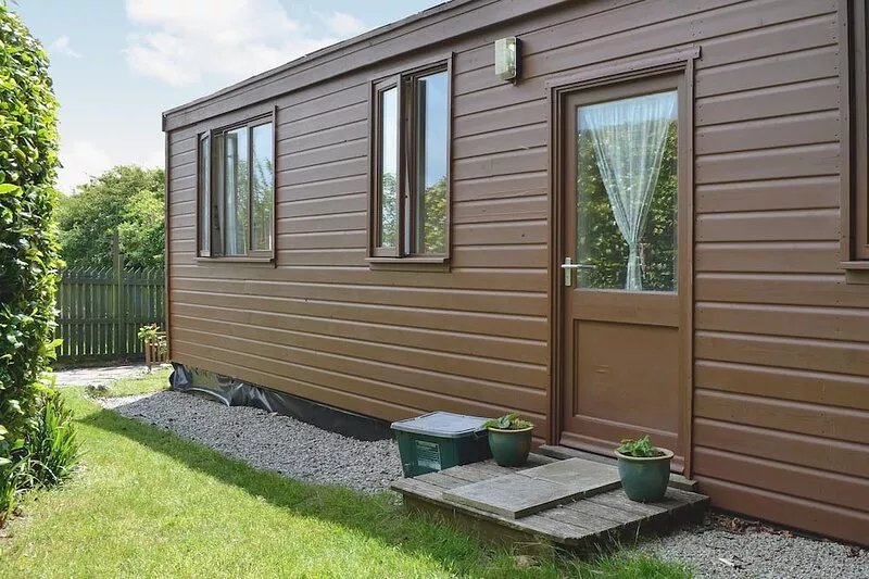 This property is situated in a peaceful area, yet is within easy reach of the