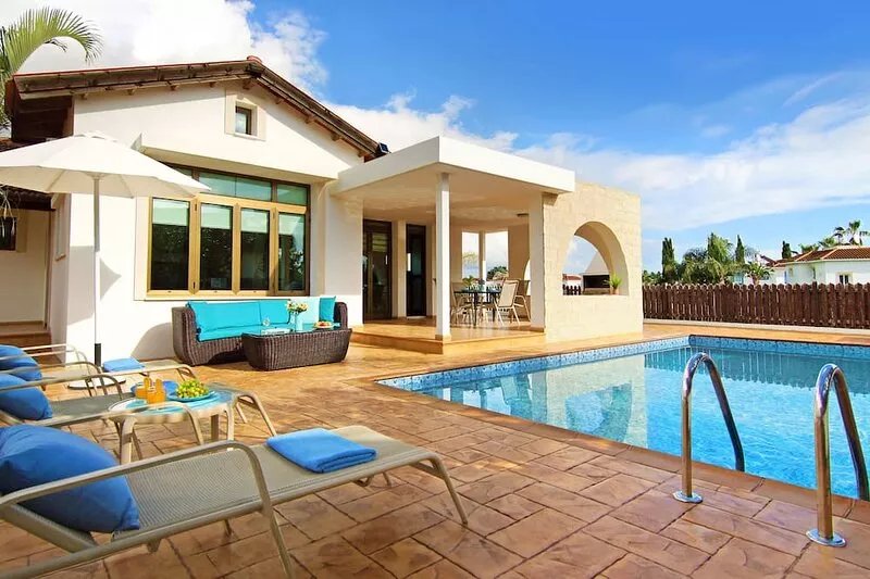 MERRY - 2Bed Bungalow in the outskirts of Ayia Napa, 5min drive from Resorts