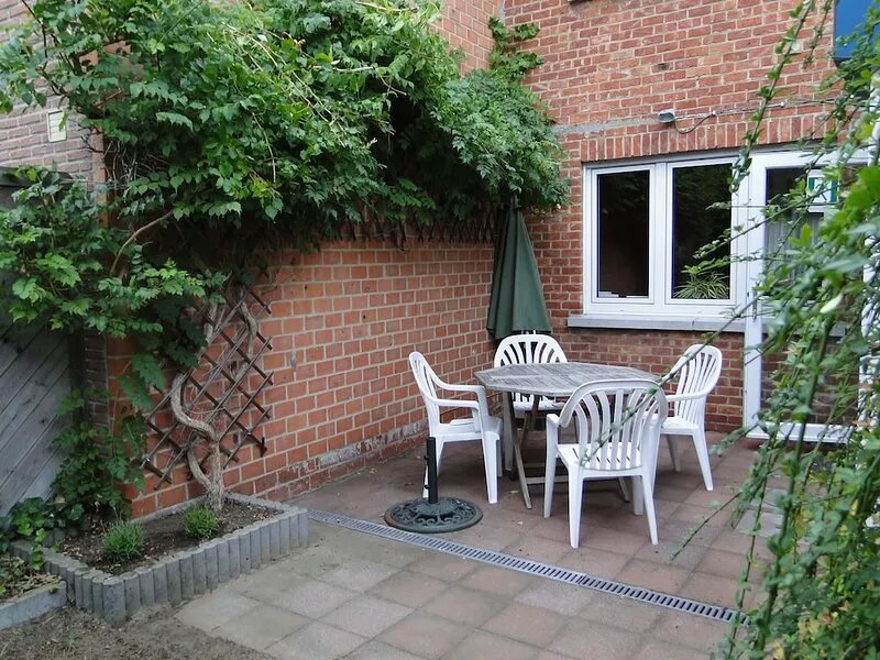 "Feel at home" in Leuven.  Comfortable house (98 m2, max 4p) in city