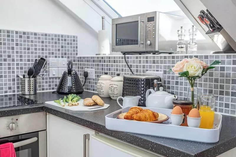 A cosy and comfortable apartment minutes from the centre of Brixham.