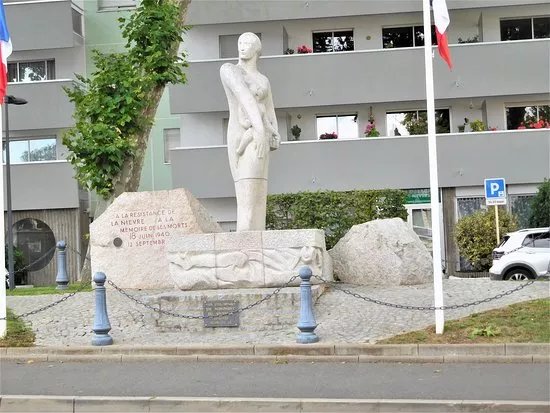 Monument en souvenir de la Resistance de la Nievre