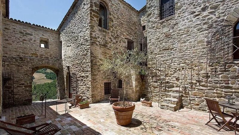 Villa Cenobio D: A characteristic and welcoming apartment that is part of an