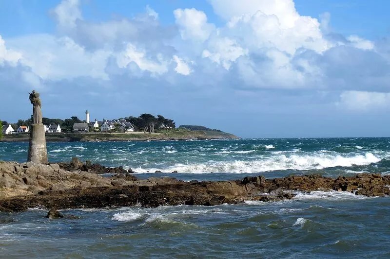 BEAUTIFUL LONGERE IN PEACE, close to La Trinité sur Mer, Carnac, and the