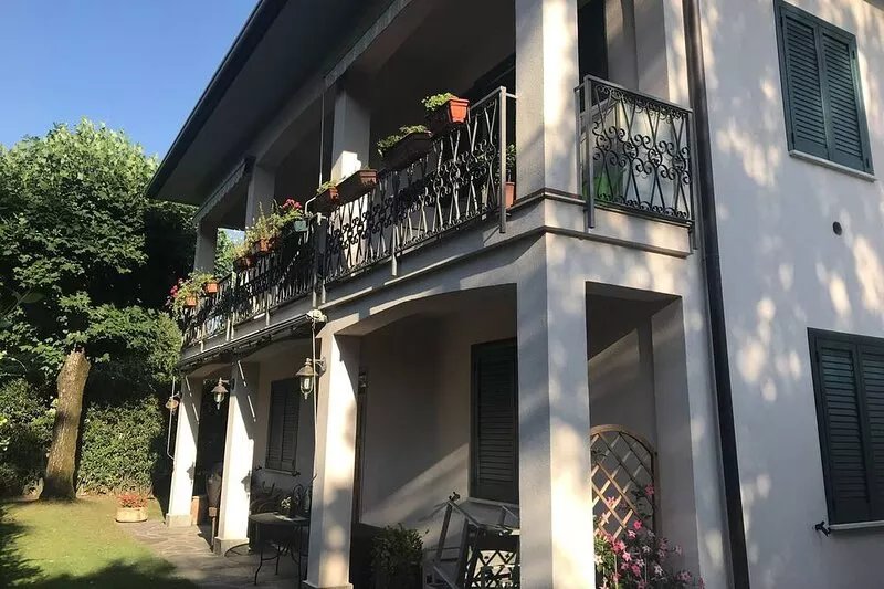 4 Bikers Apartment, Varese City, 5 ’Uni & Hospital