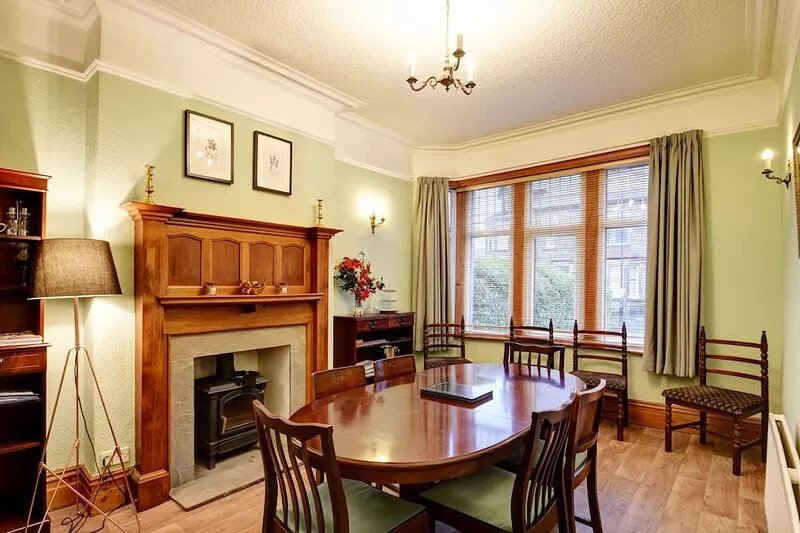 Victorian townhouse near International Conference Centre / Kings Quarter