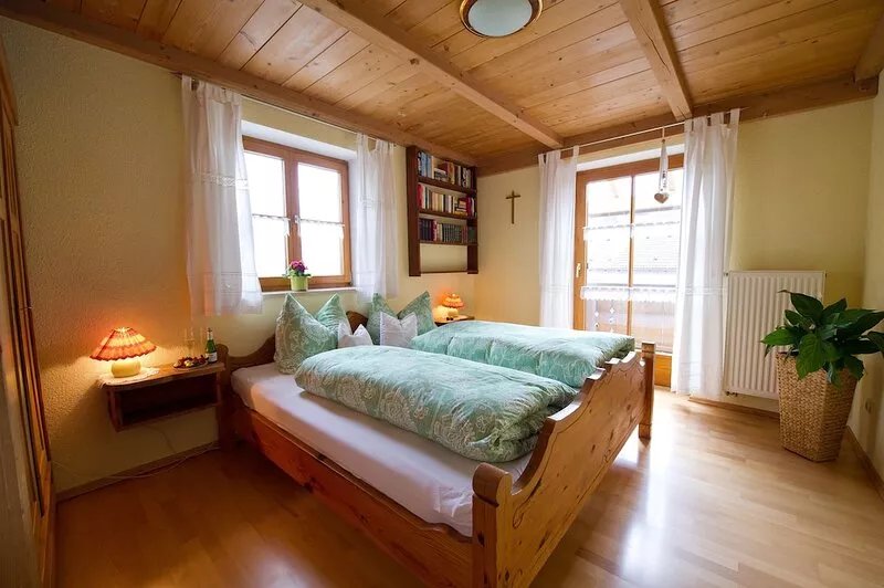 Vacation apartment/apartment for 4 guests with 65m² in Burggen (133156)