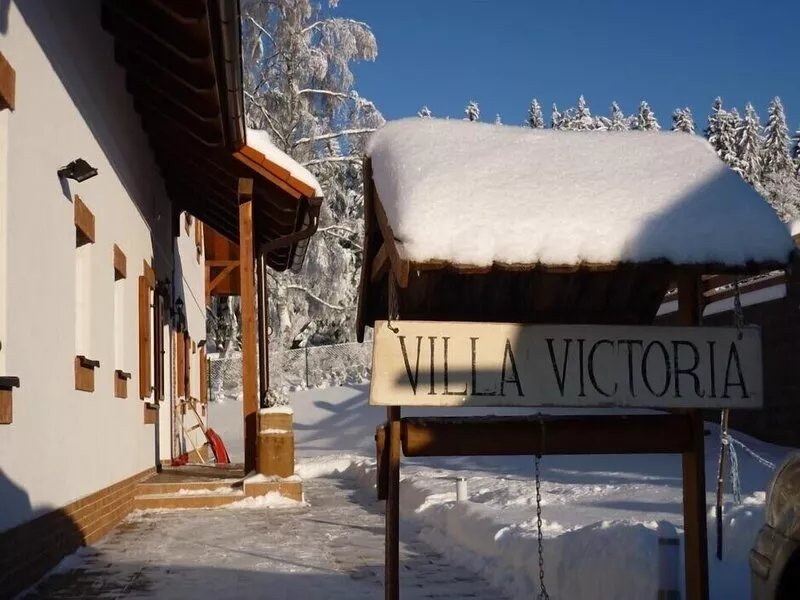 Villa & Apartment Victoria, 1-6 bedrooms, sleeps max 14+2 people near lake & ski