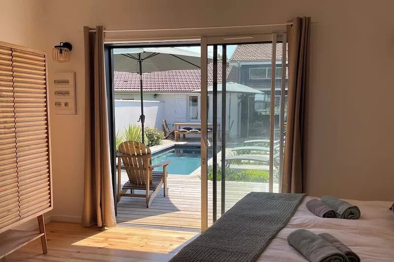Villa Talaia, family-style with your feet in the sand