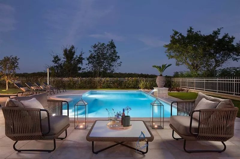 Exquisite country villa for 8 with pool, organic garden and playgrounds