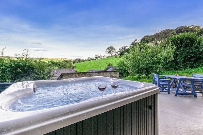 Cwt Bach - One Bedroom House, Sleeps 2