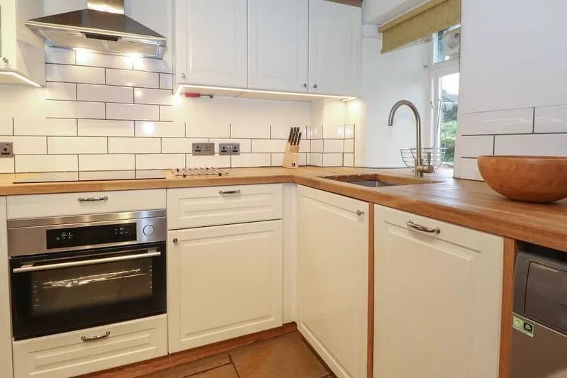 3 SETTLEBECK COTTAGES, pet friendly in Sedbergh