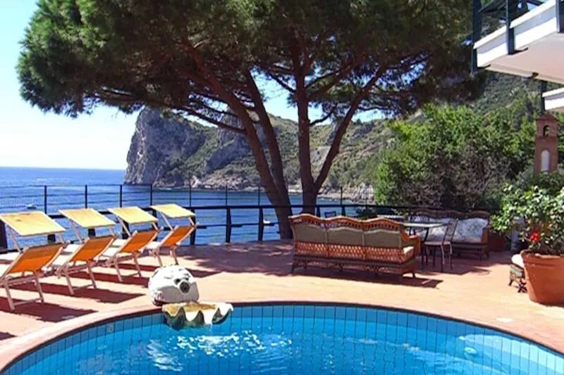 Wonderful luxury villa by the sea in the heart of the Sorrento coast