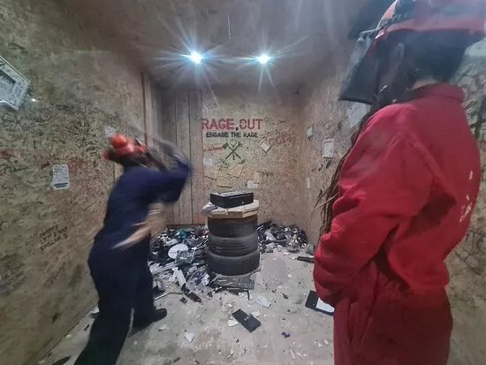 Rage Out - Rage Rooms & Axe Throwing