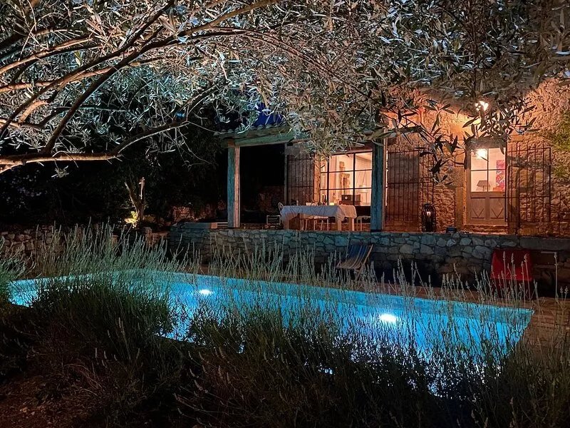 MAS DE CAROLINE (UZES) Air-conditioning & Heated pool