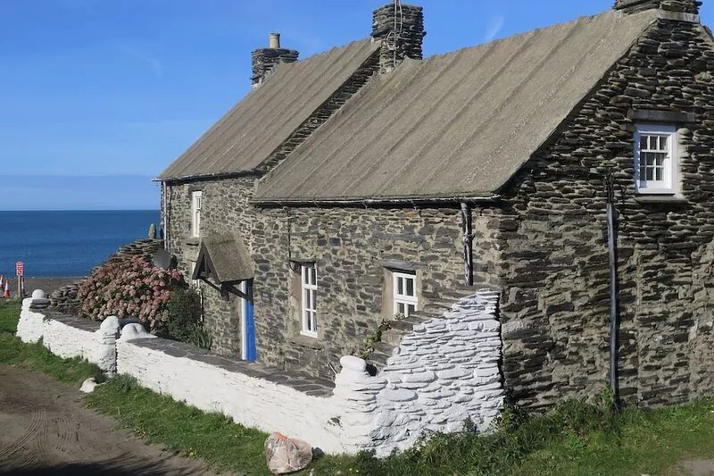 Cottage Close To Beach With Sea Views