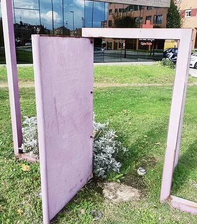 Escultura <Una casa>